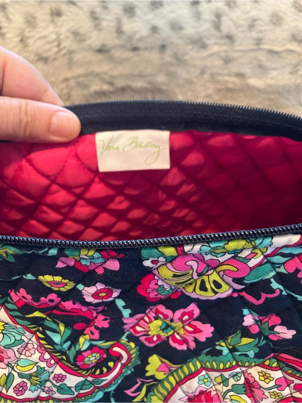 Vera Bradley large zip duffel and large cosmetic bag zip , Paisley design . - Picture 3 of 8